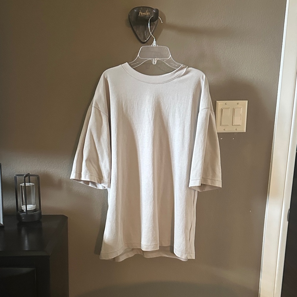 Uniqlo U Beige T-Shirt